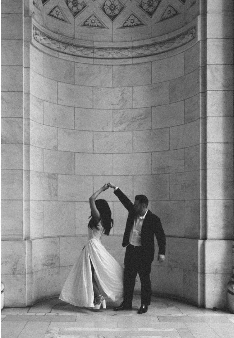in love at the library  #engagementphotoshoot #engagementphotos #bridetobe #weddingtok #uniqueengagementphotos #manhattan #newyork 