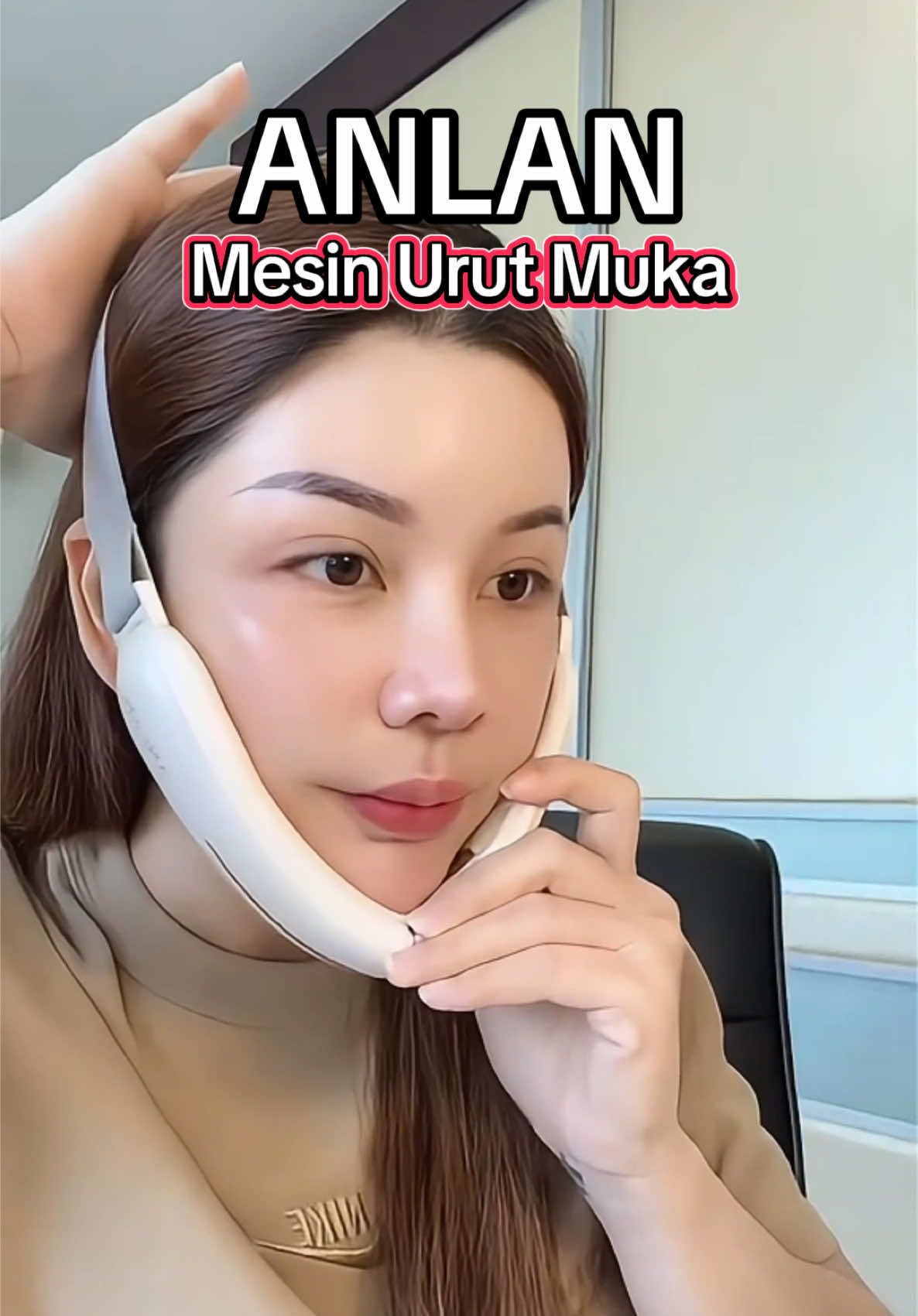 Tired of saggy skin or double chin? Try the ANLAN Face Lifting Massager! Vibrates to firm your face, reduce wrinkles & lift your jawline. Tip: Make sure your face is moisturized — it works best with gel! Get that natural V-shape now! #FacialDevice #FaceLifting #VShapeFace #SkincareRoutine #BeautyGadgets #DoubleChinNoMore #AntiAging #GlowUp #TikTokBeauty #SkincareTools #foryou #tiktok 