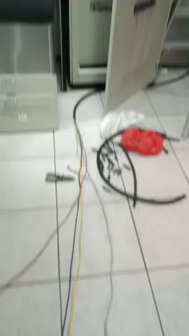 lembur lagi kita paman... #instalasilistrik  #mekanikelektrical  #tukanglistrik  #listrikkonslet 