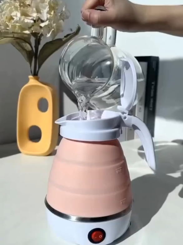 Dê uma olhada em Chaleira Elétrica Retrátil 600ml 110v Silicone Esquentar Leite Café Chá água por R$43,88 - R$48,88. Compre na Shopee agora! ✨ para a compra desse produto e de outros Link na Bio ✨