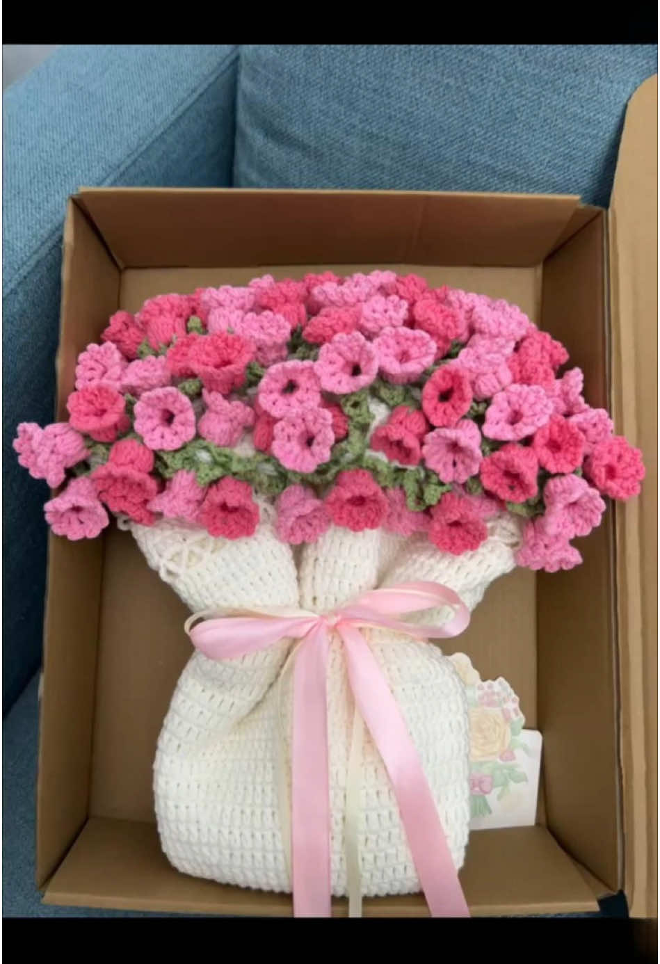 This pink rose crochet bouquet blanket says “I love you “in every stitch!#crochet #crochetblanket #bouquetblanket #crochetbouquet #crochettiktok 