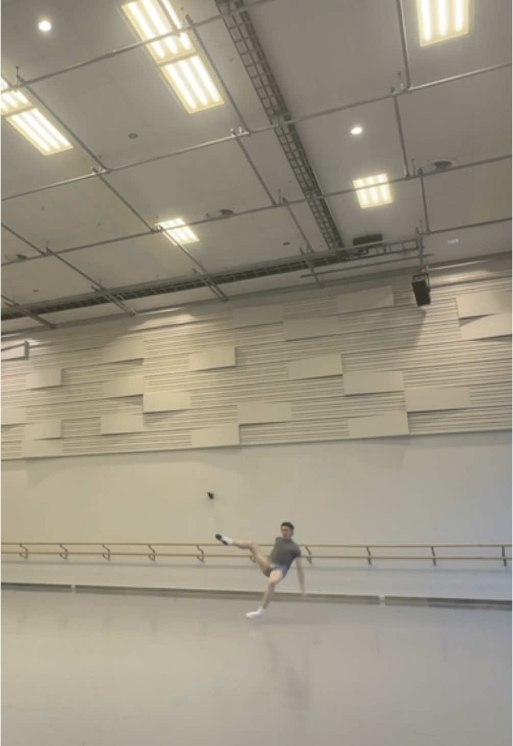 Happy international dance day🥳 #fails #foryou #ballet #balletfail #norge 