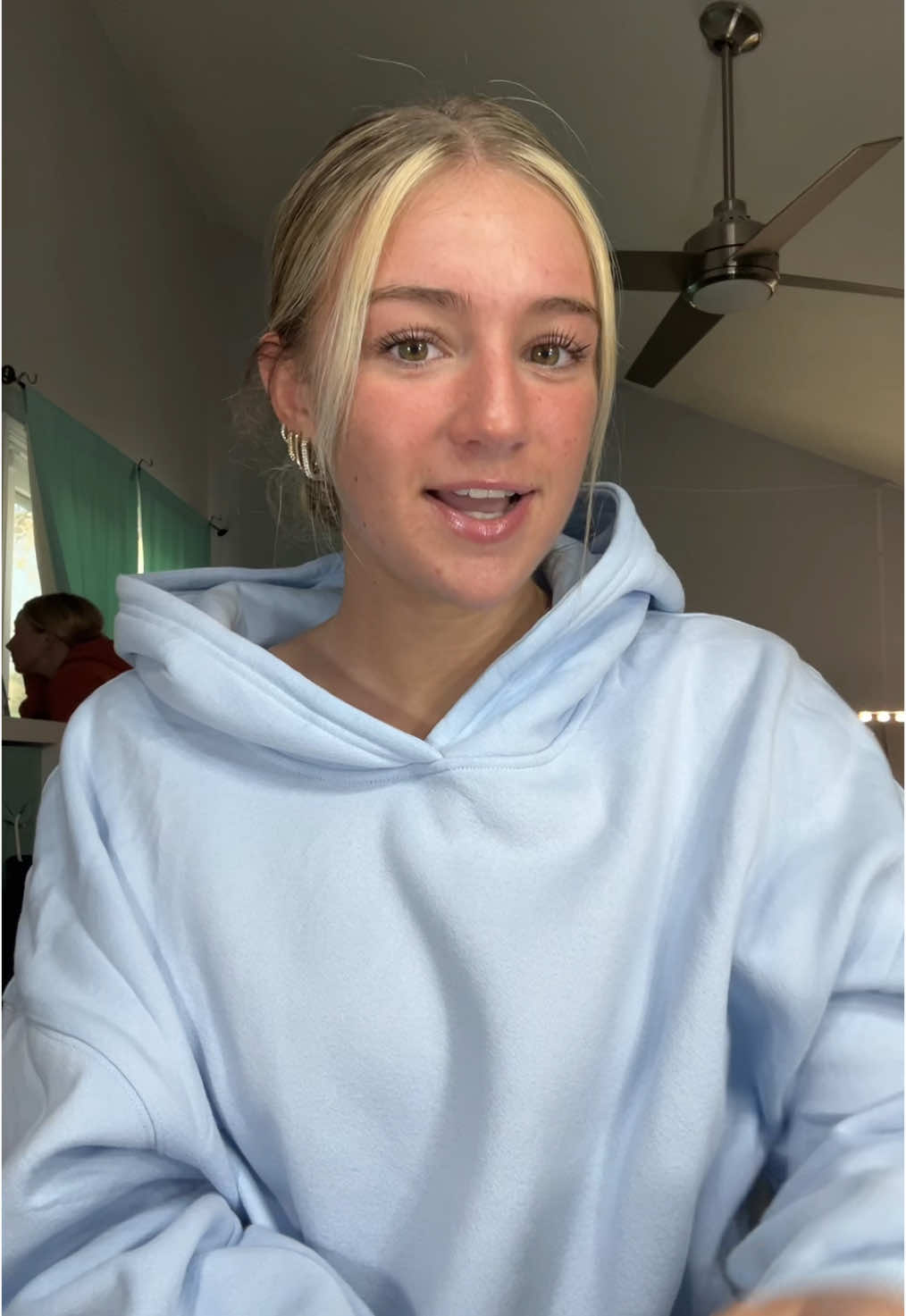 grwm for school #seniorassassin #grwm #grwms #grwmroutine #grwmmakeup #grwmforschool #grwmstorytime #school #grwmschool #schoolgrwm #makeup #mascara #fyp #hoodie #spezials #outfit #tan