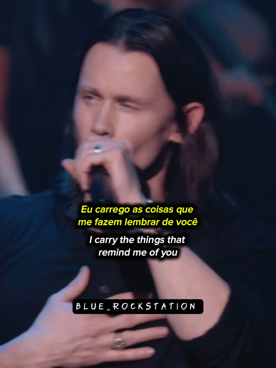 Música feita pelo guitarrista Mark Tremonti em homenagem a sua mãe que faleceu.  🎵: Alter Bridge - In Loving Memory 🖤 #alterbridge #inlovingmemory #myleskennedy #marktremonti #rock #rocklegendado #música #progressivemetal #alternativemetal #metal #metalhead #lyrics #fyp #foryou #viral 