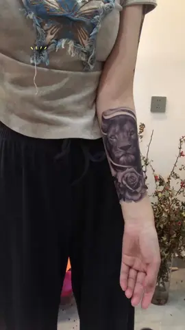 Black temporary tattoo#temporarytattoo #tattooideas #tattoo #tattooartist #fashion #fyp #cool #tattoos 