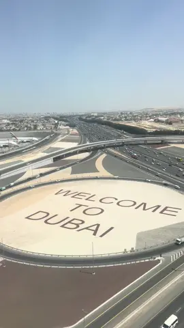 #dxb #dxb_official #dubaiairport #dubai #emiratesairlines #boeing #airbus #aviation #roads #landing #aviationlovers #arab #b777300er #aircraft #emirates #airline #travel #flight #pakistan #afghanistan #saudiarabia #foryoupage #fyp #unfreezemyacount 