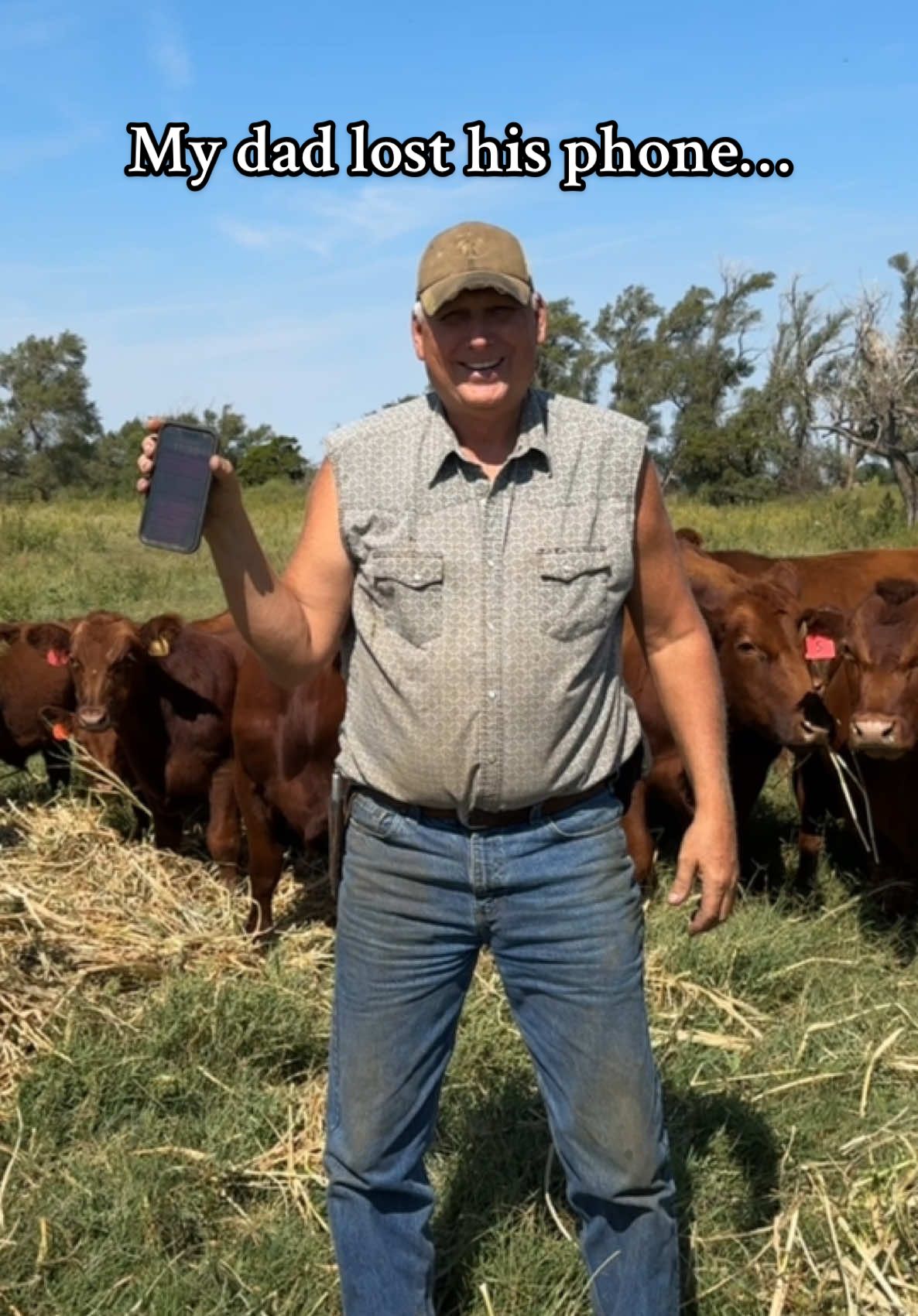 He got this new phone less than 24hrs before this… 🤣☠️ #farmerlife #farmersdaughter #farmer #kansas #baling #lostphone #kansasfarmer #farmthings #apple #iphone #otterbox @OtterBox 