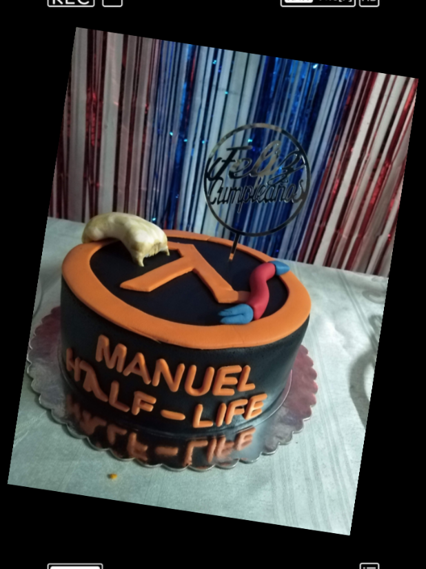 Mi pastel de cumpleaños de  Half-Life😎🎂🥳. #halflife #gman #gordonfreeman #halflife2 #crowbar #headcrab