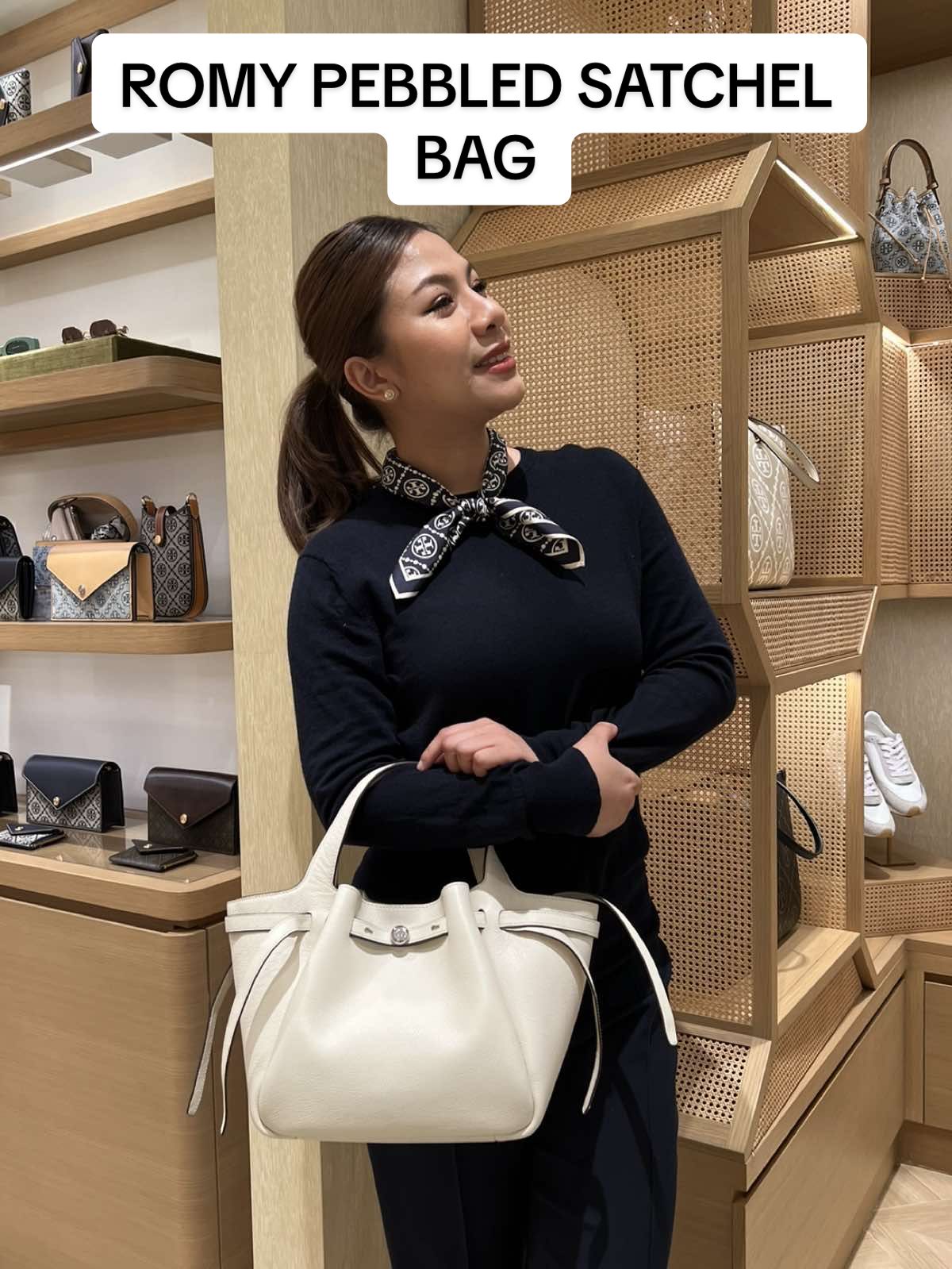 She’s back—our iconic Romy bag returns in style #romytoryburch #romysatchel #toryburch #bag #ROMY  #crossbodybag #review  #toryburchthailand 