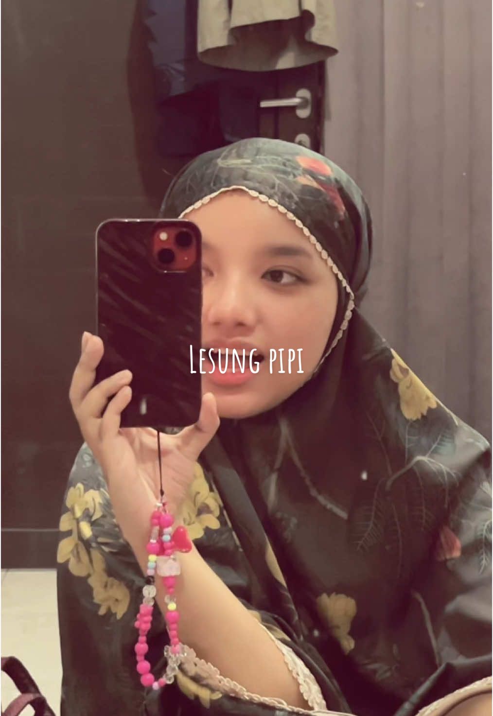 maap tbtb kecil tbtb besar suranya 😬🕺🏻 lesung pipi-@Raim Laode @Film KOMANG #fyp #covermusic #lesungpipi #komangfilm 