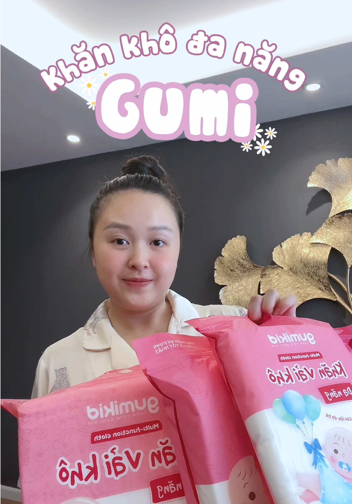Khăn khô là ko thể thiếu với gia đình bỉm sữa rồi nhờ. Các bà nghe tui mua combo 3 bịch này của Gumi siêu tiết kiệm luôn ý #mebimsua #mebim #mebimsuachamcon #mebau #mebauthongthai #embe #embedangyeu #review #mebimthongthai #samdososinh #xaykenhcungteammechang #review 