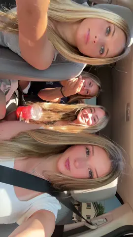 my girls 💗