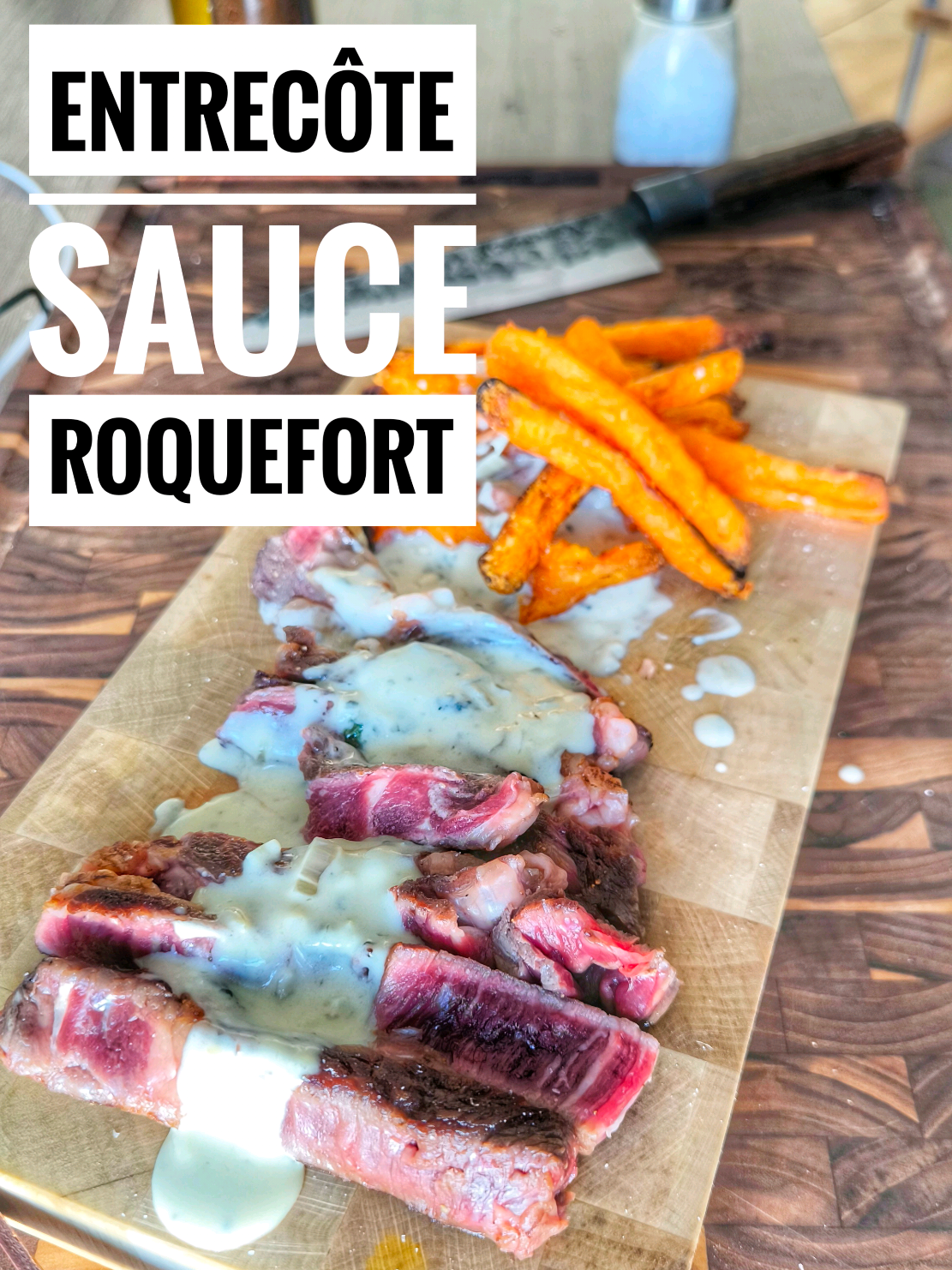 Entrecôte sauce Roquefort  Pour 2 :  150g de roquefort  1 échalote 50g de beurre 150ml de crème liquide  poivre pas d'arvor Balance ton beurre dans une casserole avec l'échalote émincée finement. Attend une belle coloration style Johnny Lallyday Balance maintenant ton Roquefort et ta crème, laisse mijoter jusqu'à un petit épaississement. Poivre et avale !  Bon ap  Pour la cuisson de l'entrecôte et celle des frites de patates douces, revient la prochaine fois j'ai besoin d'engagement 👌🏼  