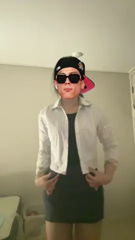 애들이 허리가 왤케 얇냐고 맨날 물어보는데 비밀템이라 여기에서만 말해주께 ㅋㅋㅋㅋ ㅎㅎ. 콜라반 코르셋이라고 좀 유명하긴한데 이게 교복에 입었을때 티가 안나서 진짜 유용해 공주들 꼭 사봐 #콜라반코르셋 #협찬 #추천 #설마해시태그하나만달았는데추천에뜨겠어 #09 