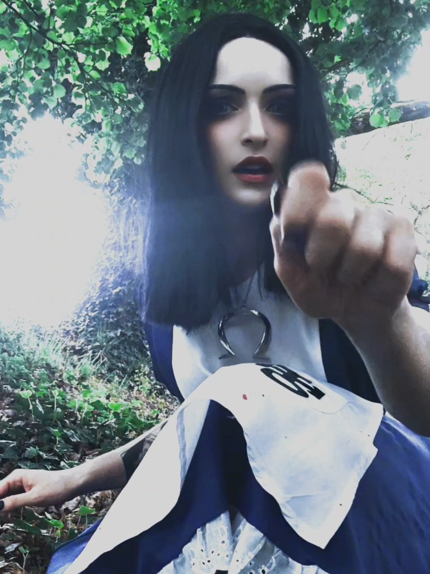 That d*mn Rabbit #alicemadnessreturns #aliceliddell #cosplay #fyp #amr #americanmcgeesalice 
