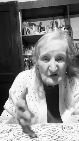 Abu  y Juli Mi nieto @julianoogomezz3  crea el contenido diario.  #paratiiiiiiiiiiiiiiiiiiiiiiiiiiiiiii #fypシ゚ #abuela #explore #reels #viral_video #tendencia #humor #fyp