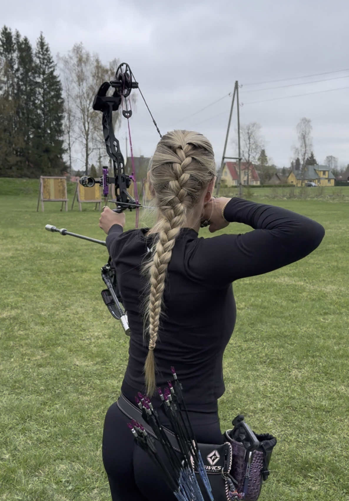 Black is the outfit 🖤 @myprotein   Kood “Lisell” annab soodukat #archery #archerylife #mathewsinc #mathewsarchery #estonia #compoundbow #compound 