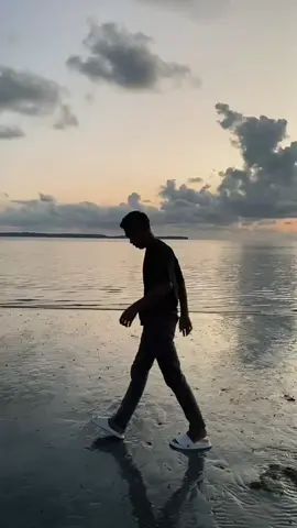 _Kalau mainnya sudah ke pantai berarti sakitnya gak main