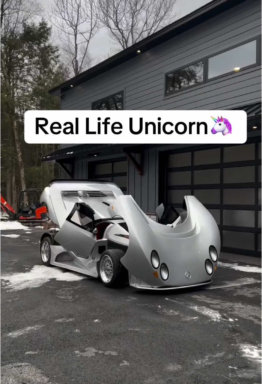 The Lotec C1000🩶🦄 was a one-off,futuristic hypercar built by Lotec and Mercedes-Benz in the early 1990s,commissioned by a wealthy individual from UAE🇦🇪.It was designed to be the fastest privately owned car in the world,with a claimed top speed of 268 mph and 1000 horsepower from a twin-turbocharged Mercedes-Benz V8 engine. #mercedesc1000 #lotec1000 #mercedesbenzc1000 #mercedesbenz #hypercar #unicorn #car #carsoftiktok #carspotting 