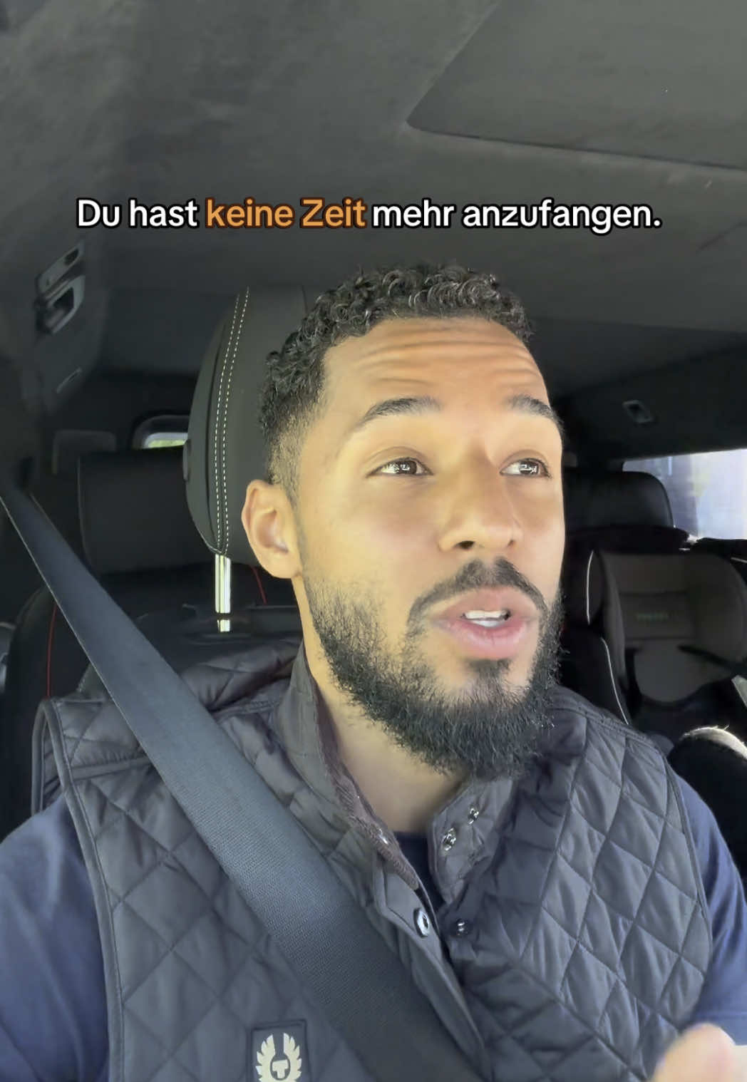 Du hast keine Zeit mehr ⏳⚠️ … um weiter zu warten ⏱️ … um Ausreden zu suchen ❌ … um dich selbst kleinzuhalten 🧍🏽‍♂️ Aber: Wenn du endlich losgehst, hast du alle Zeit der Welt ⏳ Weil es nicht um einen Sprint geht, sondern um einen Zustand, der bleibt 🧠✨ Mach den Schritt. Heute. Für dich. Ich glaub an dich! Let’s go! 🚀🔥 #jungunternehmer #gründer #davidjacques #kwasi #münchen #hamburg #founder #startup #immobilien #vertrieb