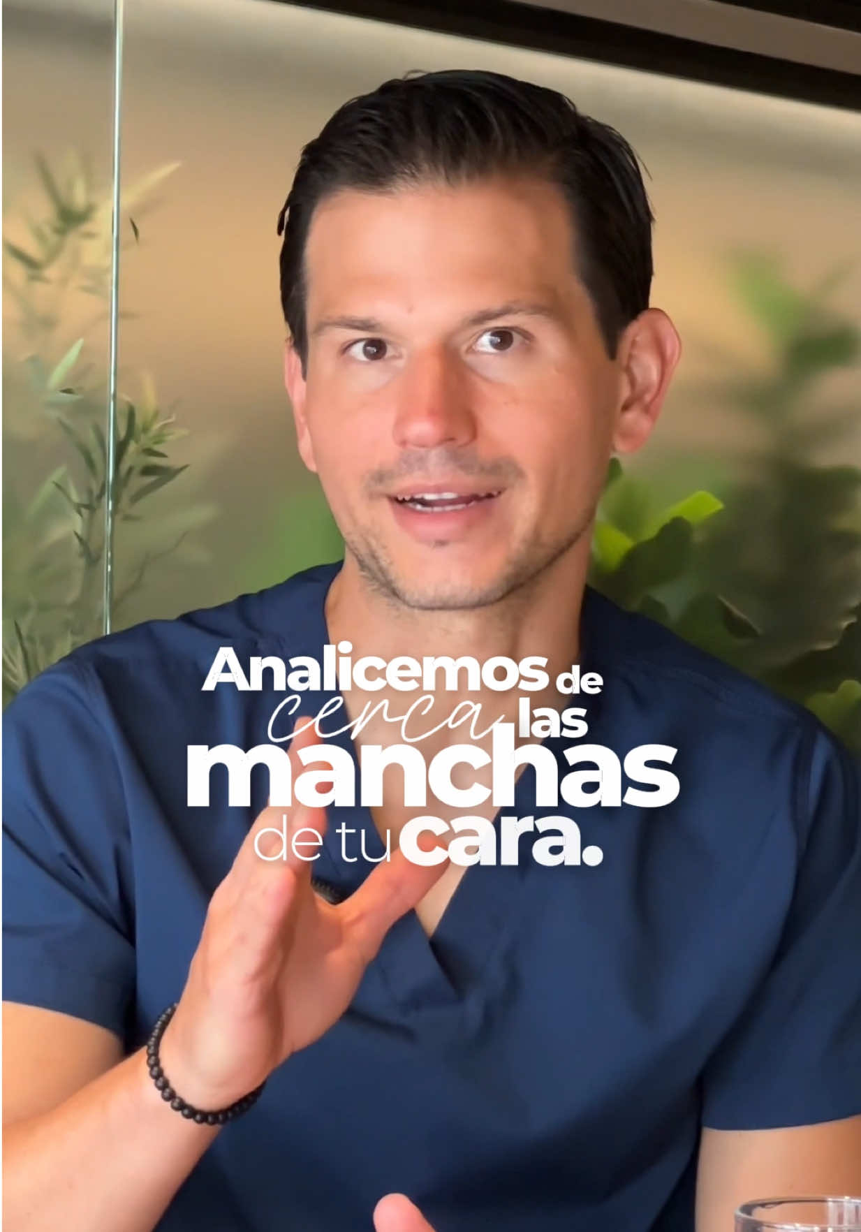 ¿Te gustaría que analizáramos tus manchas? 🧐 No todas las manchas son iguales… y tratarlas sin saber su origen puede ser un gran error. En este video te mostramos 3 tipos de manchas comunes, sin embargo cada piel es única y necesita un diagnóstico preciso. Por eso, te invito a una valoración personalizada donde mediante la inteligencia artificial ✨ Analizamos tu piel capa por capa para descubrir el tipo de mancha y el tratamiento ideal para ti. ✍🏼 Comenta “Valoración” y te envió toda la información.  #ManchasEnLaPiel #Melasma #CuidadoDeLaPiel #ValoraciónFacial #DermatologíaEstética #PielSana #SkinAnalysis #IAenEstética #DoctorJuanCarlosLloreda #EstéticaFacial #ManchasNoMás #PielRadiante 