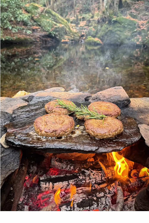 Cooking lavash burgers on natural stone 🥩🪵🔥💦 #cookingasmr #outdoorcooking #Recipe #leon #cookingnature #camping #foodtiktok #cooking #burgers 