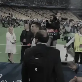 هوه فيه مثلك !  #cristianoronaldo #cr7 #اغاني_مسرعه💥 