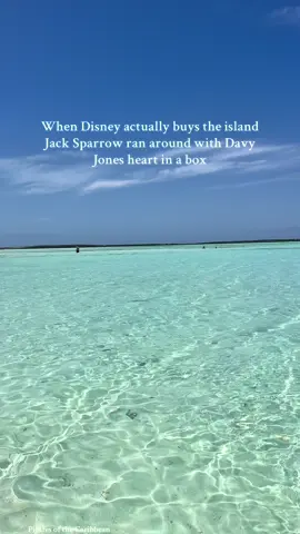 This place didn’t even feel real! I have found my new favorite beach area and it’s it’s perfect because ya know…Disney! #castawaycay #dcl #disneycruise #island #piratesofthecaribbean 