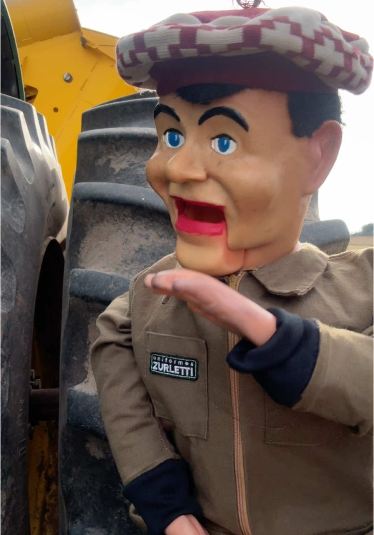 A pero si no tienen polarizados ellos no andan jajaja.  #pirulo #mauro #gerardo #maurovillaverde #gerardoconiglio #cordoba #argentina #humorsano #locura #diversion #risasjajaja 