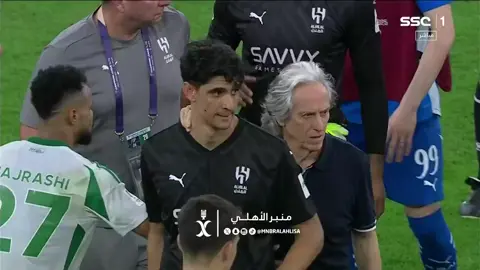 تحت أنغام أهزوجة أحنا الملوك ، احتفال اللاعبين والجمهور بالتأهل للنهائي 💚🤍 #بودبوز💚🤍 #عمر_السومه💚 #الاهلي_الملكي💚🤍 #قلعه_الكوؤس💚 #الاهلي_السعودي💚 #جمهور_الاهلي💚💚 #تيم_العقيد💚🔥 #اهليجده😴💚💚 #الاهلي💚#وليد_معاذ_تيسير_الجاسم