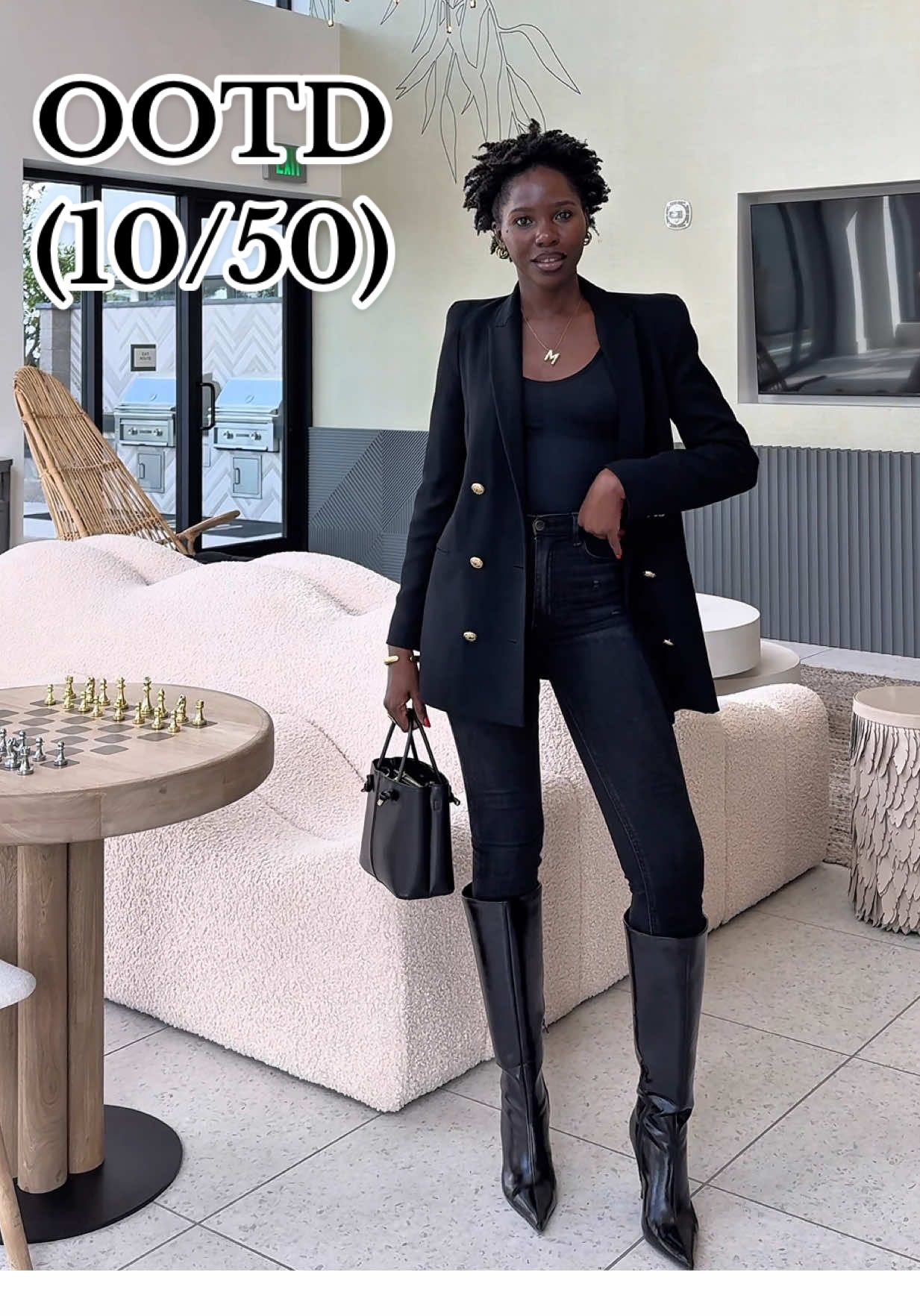 Something timeless about a black on black outfit🖤!. #ootdinspo #blackonblack #corporatelife #plthaul 