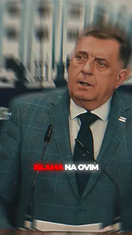 MILORAD DODIK SRAMNO NEGIRA ISLAM I POZIVA BOŠNJAKE DA SE VRATE PRAVOSLAVLJU I KATOLICIZMU MILORAD DODIK JE PONOVO SRAMOTNO NAPAO IDENTITET BOŠNJAKA TVRDEĆI DA NA PROSTORIMA BOSNE I HERCEGOVINE NIJE BILO ISLAMA PRIJE DOLASKA OSMANSKOG CARSTVA. U SVOJOJ IZJAVI DODIK JE BOŠNJAKE NAZVAO KONVERTITIMA KOJI SU NAPUSTILI SVOJU 