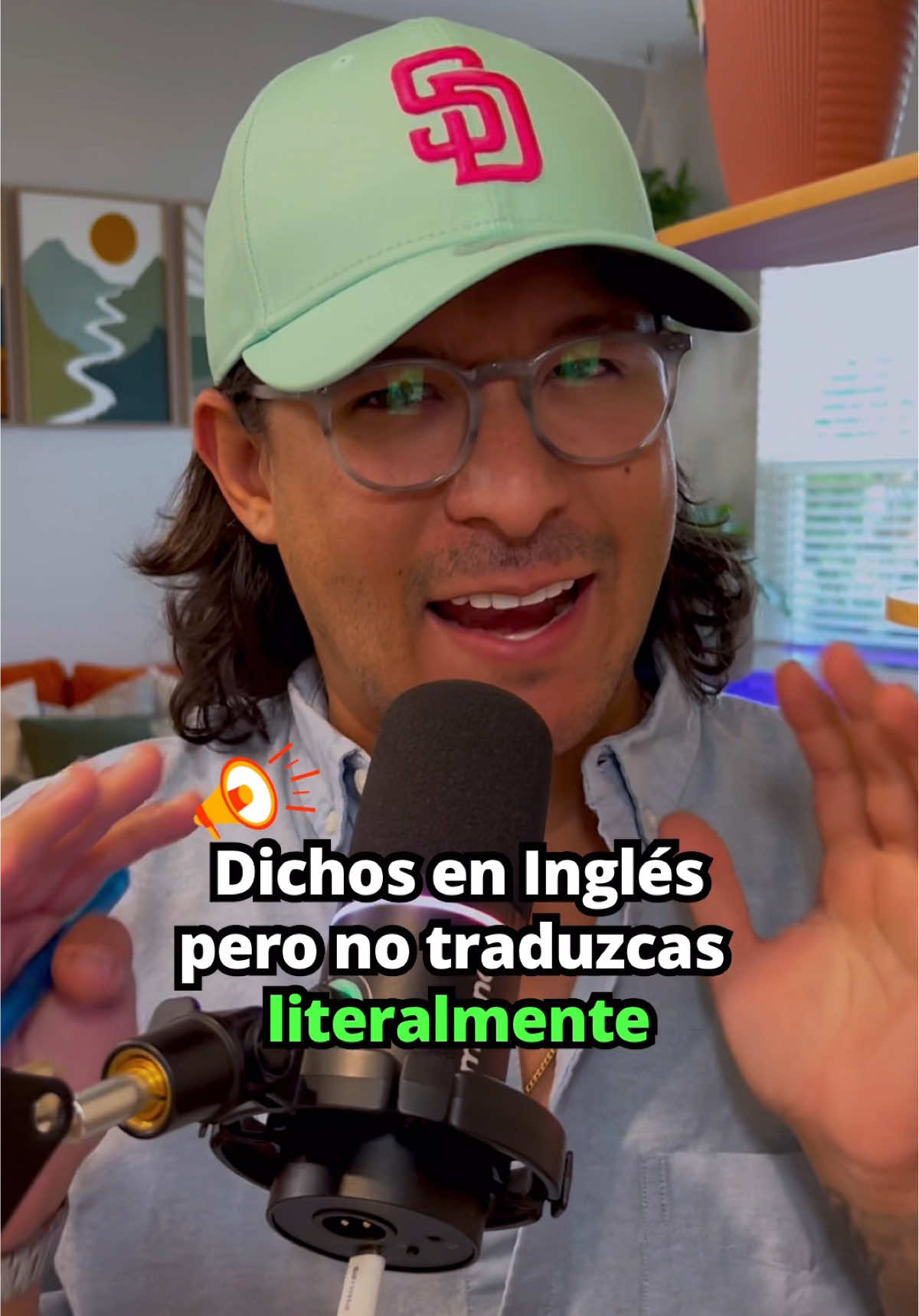 🗣️Ayuda del #teacherjesus para aprender dichos en español que no tienen la misma traducción en Inglés.  ¿Cuál no sabías?  Para obtener mi nuevo libro de Inglés con frases donde tú también practicarás, puedes adquirirlo en mi página web www.tuteacherjesus.com 💬Si te fue útil esta clase o aprendiste algo nuevo asegúrate de darle like, comentar, compartir y seguirme para aprender Inglés juntos. 💚 . . . #teacherjesus #learnenglish #parati #aprendeingles #inglesonline #englishonline #yadejendedecirtanto
