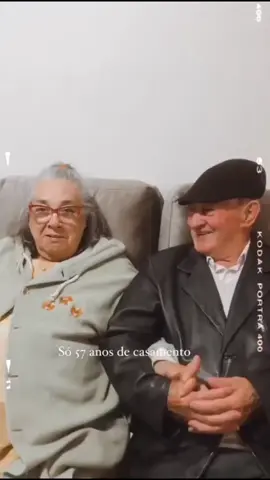Não é fácil me despedir de você, vôzinho. Que privilégio o meu ter tido tanto tempo com você. O senhor sempre alegre, forte, brincalhão. Pra sempre estará no meu coração, e na minha memória o nosso grito de guerra, nossas brincadeiras, as mágicas, as rimas e as músicas que tocava para eu dançar quando criança. Por aqui vamos seguir com uma dor imensa no peito, vou continuar sendo seu orgulho, eu prometo. Eu te amo pra sempre, descanse em paz ❤️ #luto #vô #eterno #saudades 