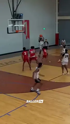 2029 Khiry White threw it down ON HIS HEAD 😤