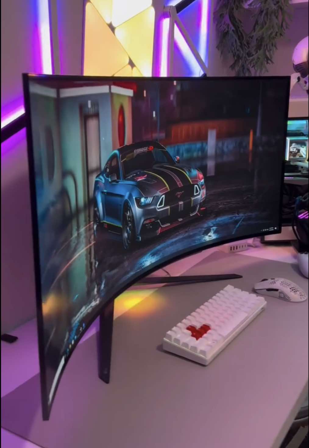 ⚔️ LG ULTRAGEAR OLED 45” CURVO 🎮🖥️ 🔗 Link en Bio ¿Quieres jugar como los pros? ¡Este monitor curvo OLED es pura inmersión! 💣 • 45” de pura acción envolvente ✅ • 240Hz y 0.03ms de respuesta ✅ • Calidad OLED brutal con negros perfectos ✅ • Diseño futurista que luce increíble en tu setup ✅ 💥 Ideal para gamers exigentes y creadores de contenido que no se conforman con menos. 🧠 Una vez que lo pruebas, ya no hay vuelta atrás. ¡Lleva tu experiencia visual al siguiente nivel! 👉 Consíguelo hoy al mejor precio con envío rápido. #setupgamer #LGUltraGear #oledgaming #techtok #monitorescurvos #GamingSetup #tiktokmademebuyit