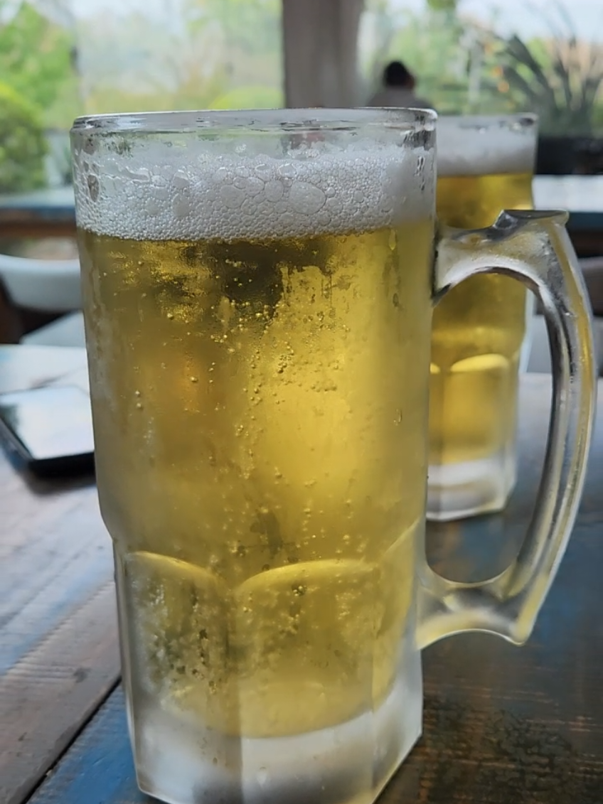 #guatemala #cerveza #cheers #calor #pasandolabien #amigos Una chelita para el calor. 🍻🇬🇹😁✌️💯👌🏻