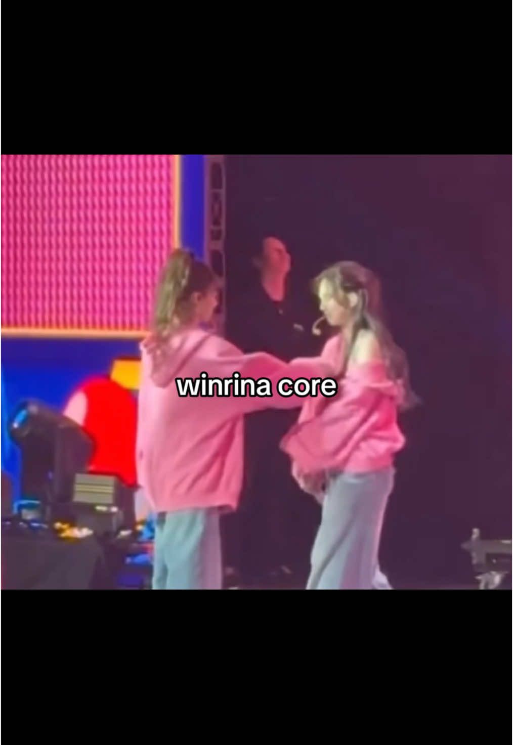 no one likes teasing winter more than karina  #karina #karinaaespa #winter #winteraespa #winrina #aespa #kpop #kpopfyp #CapCut #fyp #foryou #xyzbca #blowup #fypツ 
