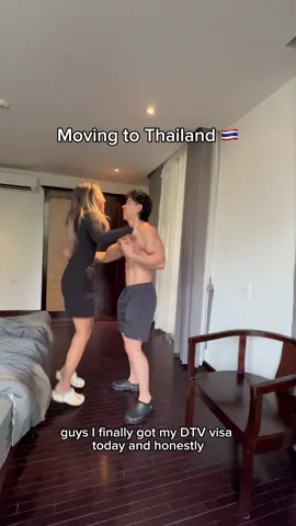 I finally got my DTV visa and can now stay in Thailand for 5 years!! Huge thanks to @Tiger Eye MMA for helping me with all the documents and making it so hassle free. Definitely recommend checking them out if you’re looking to apply through soft power!  Let me know if you guys have any questions 🫶 #dtvvisa #thailandvisa #digitalnomadlife #bangkok #muaythai #softpower #thailandtravel #thaivisa #thailand #visaapplication #movingtothailand 