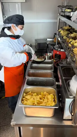 假装自己是探店博主去蹭饭#假装自己是探店博主#开学第一碗螺蛳粉