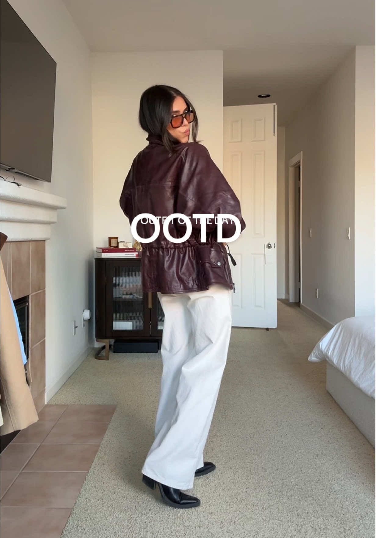 Outfit of the day! Channeling my inner elsa hosk and rosie huntington-whiteley with today’s outfit ❤️‍🔥  #OOTD #outfitoftheday #burgundyjacket #leatherjacket #zaranewin #zarajacket #zaraviral #styleinspo #elevatedchic #casualchic #elsahoskstreetstyle #StreetStyle 