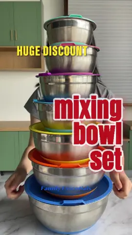 7 piece bowl set with lids for $17 right now on the TikTok shop!#tiktokshopmothersday #mothersdaygift #mixingbowl #bowlset #stainlesssteel #stainlesssteelmixingbowls #kitchenbowl 