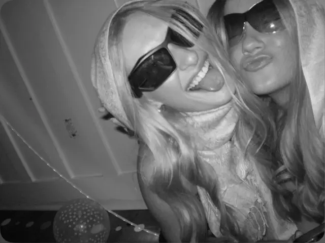 Hi #ilovemyfriends #ilovesummer #iloveUV10 #iloveyou