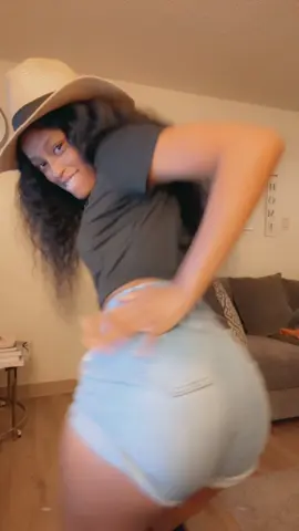 First attempt 😂😍😍 #linedance #dangerous #morganwallen #explore #foryou #rashonda 