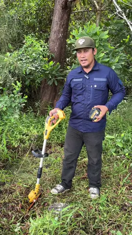 Rekomendasi mesin potong rumput baterai yang cocok untuk membersihkan dan memotong rumput di pekarangan dan perkebunan #mesinrumput #potongrumput #pemotongrumput 