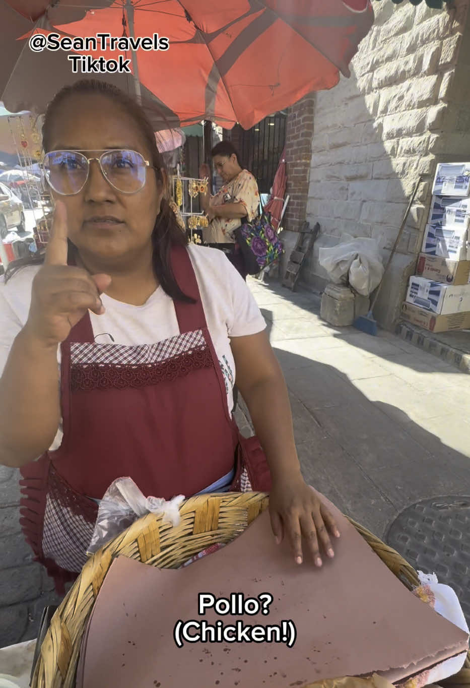 $1.28 pollo empanada in Mexico🇲🇽 #streetfood #FoodLover #foodreview #chicken #spicy #onions #empandas #mexico🇲🇽 