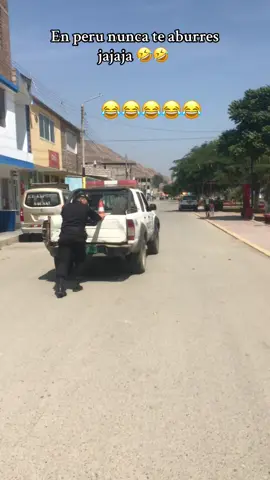 #paratii #fpyシ esas camionetas del Estado ajajjajajaa 🤣🤣🤣🤣