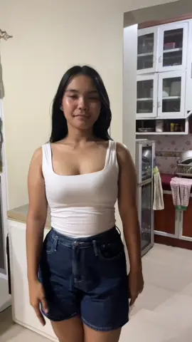 This is your sign na mag start na mag CALORIE DEFICIT! gurl one month difference lang yan ng body ko (March 2 & April 23) and kitang kita na yung improvements! #caloriecounting #caloriedefecit #weightlosshack #weightloss #diet #diethacks 