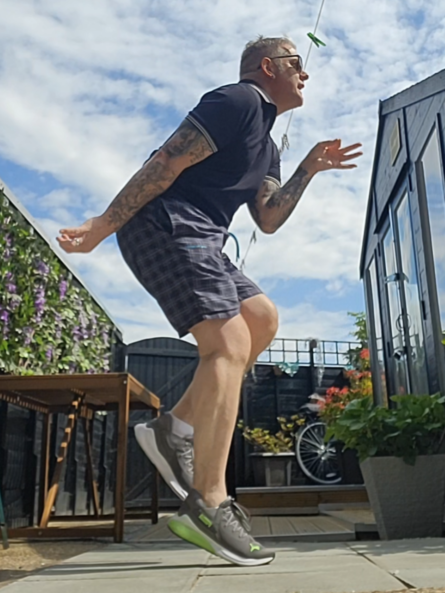 #serialthrilla1 WHAT A GORGEOUS DAY!...HAVE A GRRRREAT DAY Y'ALL.🤸 #badmanners #walkinginthesunshine #reggae #ska #loversrock #blubeat #dancehall #dubplate #raggamuffin #roots #goodvibes #popmusic #80s #80smusic #fyp #foryou #foryoupage symon o'connell (youtube)