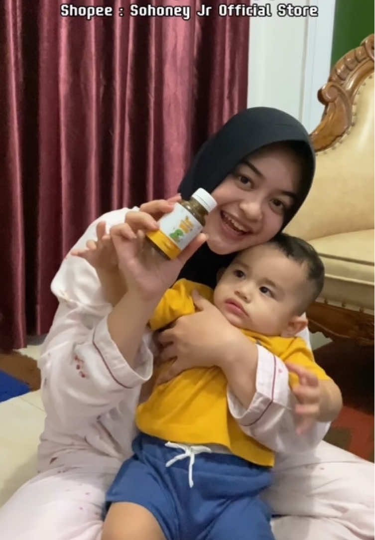Nafsu makan anak menurun karna sakit😫 akhirnya aku coba buat khafi minum @sohoney_jr  #sohoneyjr #sohoney_jr #nafsumakananak #solusianakgtm #vitaminanak #vitaminsohoneyjr #anakmakanlahap #anaklahapmakan #anaklahapmakan #bayilucu #anakgtm #gtm 